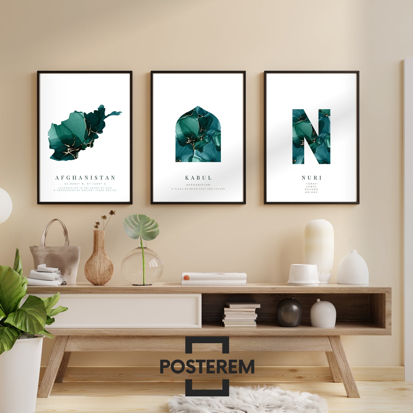 Poster-Set | 3-Teilig | Personalisiert „Afghanistan“ – Karte, Stadt & Familie (Grün-Gold Watercolor)