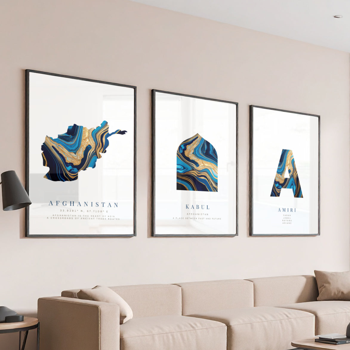 Poster-Set | 3-Teilig | Personalisiert „Afghanistan“ – Karte, Stadt & Familie (Blau-Gold)