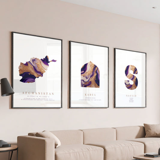 Poster-Set | 3-Teilig | Personalisiert „Afghanistan“ – Karte, Stadt & Familie (Lila-Gold-Beige)
