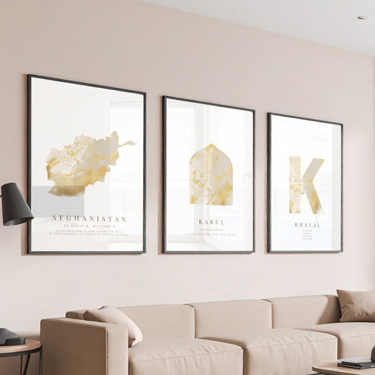 Poster-Set | 3-Teilig | Personalisiert „Afghanistan“ – Karte, Stadt & Familie (Beige-Gold)